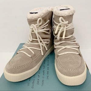 Toms Women’s Alpine suede water resistant boot